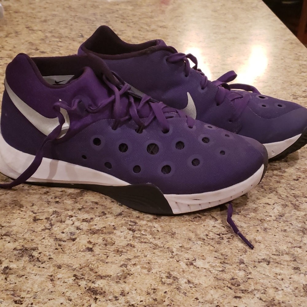 Men's size 7 Nike Hyperquickness 3 Basketball Shoe